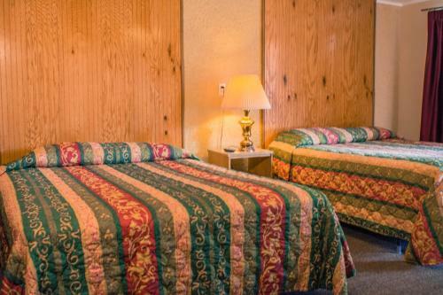Sun -n- Sand Motel