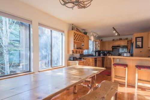 Sage Road Duplex Beautiful Views In Warm Springs