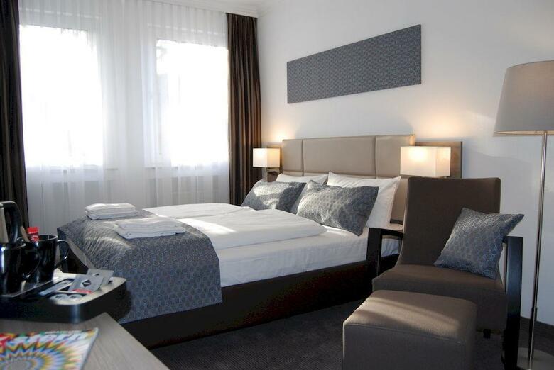Dom Hotel Am R�merbrunnen