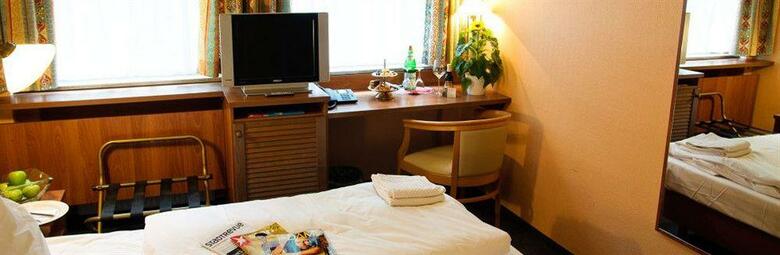 Dom Hotel Am R�merbrunnen