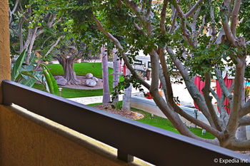 Atrium Hotel