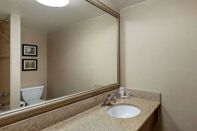 Hotel Hampton Inn Lansing Airport