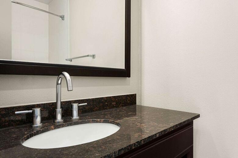 Hotel Baymont By Wyndham Monterey Park