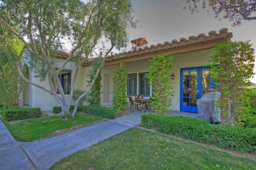 2 Bedroom Villa In La Quinta, Ca (#lv211)