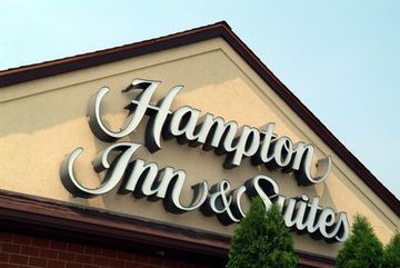Hotel Hampton Inn And Suites Airport