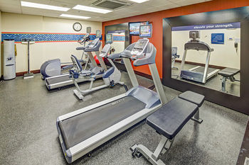 Hotel Hampton Inn And Suites Airport