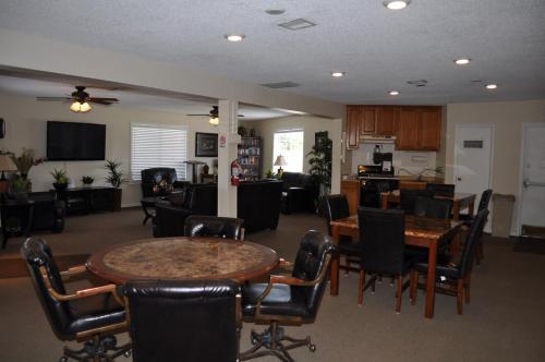 Las Vegas Camping Resort Cabin 6