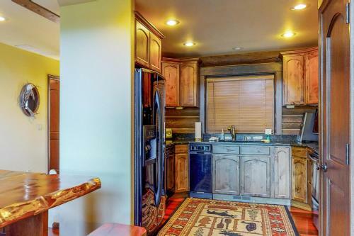 Spruce Bluff Lodge
