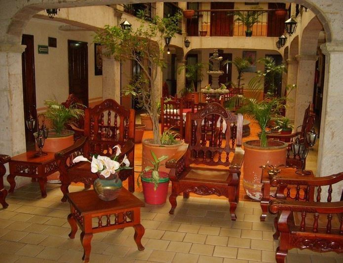 Hotel Don Quijote Plaza