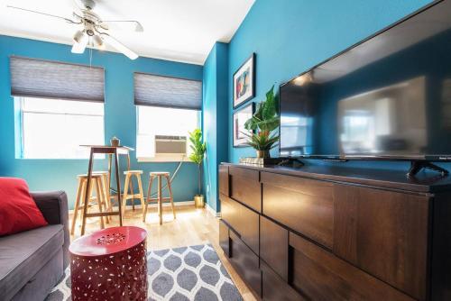 Silverlake Sunset Studio Apartment 7.47