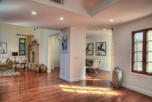 Private Spanish Villa In Central Hollywood With Pool