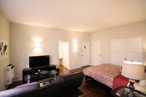 Tiverton Apartment
