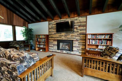 Mammoth West #136 Townhouse