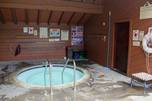 Wl28
