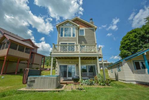 Creeks Edge Three-bedroom Holiday Home