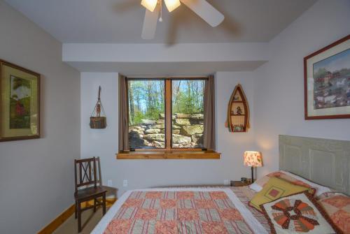 Livin' Lodge Three-bedroom Holiday Home