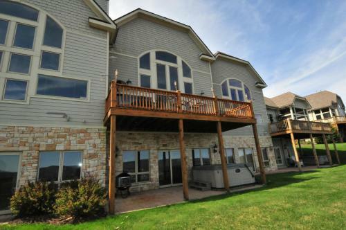 Amazing Overlook Three-bedroom Townhome