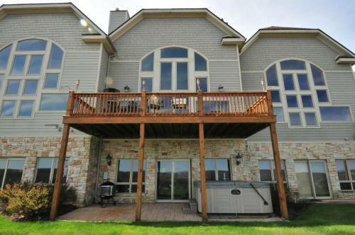 Amazing Overlook Three-bedroom Townhome