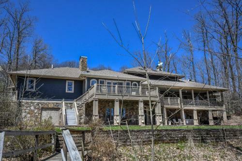 The West Wing Five-bedroom Holiday Home