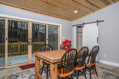 Little Bear Four-bedroom Holiday Home
