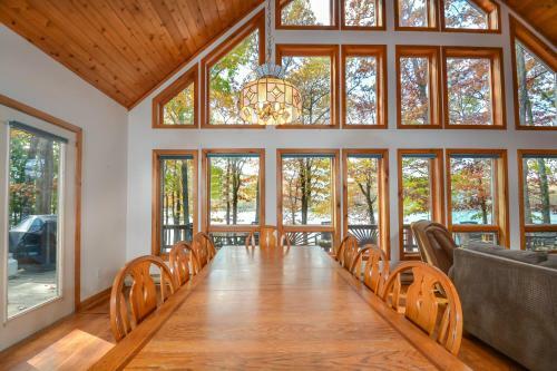 Over The Rainbow Four-bedroom Holiday Home