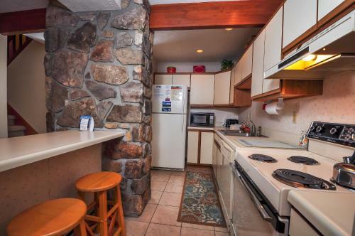Ski Harbor #07 Four-bedroom Townhome