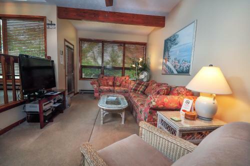 Ski Harbor #07 Four-bedroom Townhome