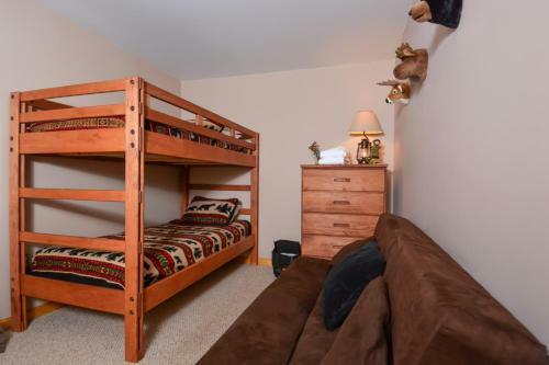 Rocky Adventures Five-bedroom Holiday Home