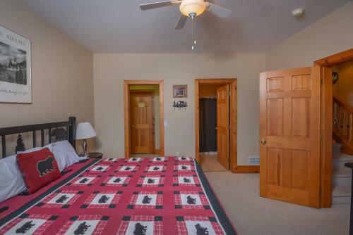 Irvana Six-bedroom Holiday Home