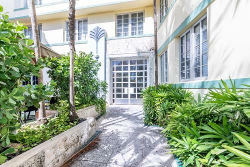 Barbizon On Ocean Drive Apartments