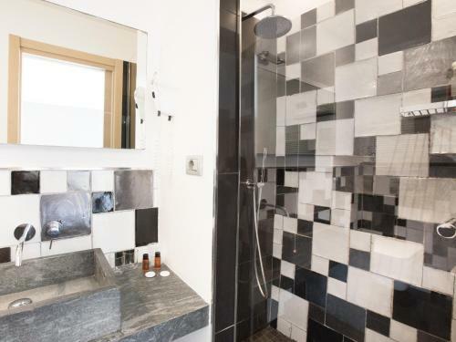 Albergue Affittacamere Lo Scoglio (Guesthouse)