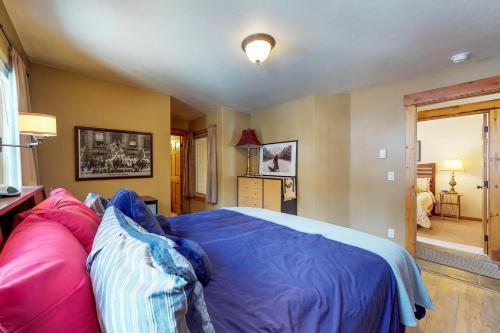 Aspen Village 51