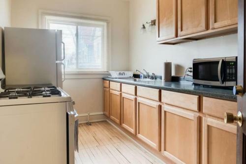 Brady Street One Bedroom Apartment