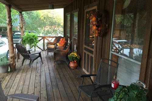 Cool Water Retreat On The White River