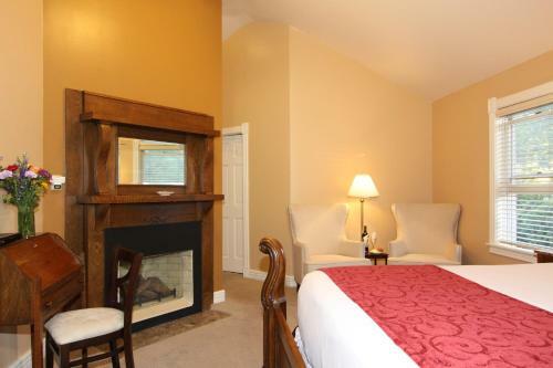 Hennessey House Bed And Breakfast
