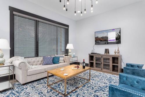 Four-bedroom Four-bath West End Townhouse