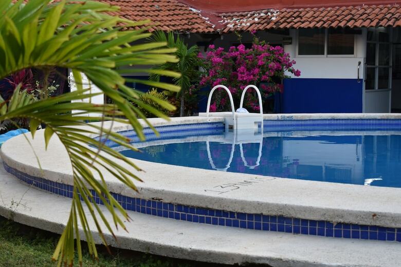 Hotel Plaza Almendros