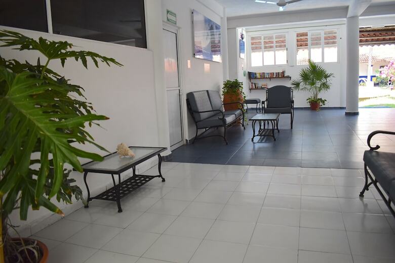 Hotel Plaza Almendros