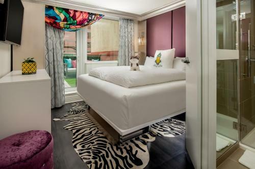 Staypineapple, An Artful Hotel New York