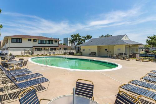 Beach Club II
