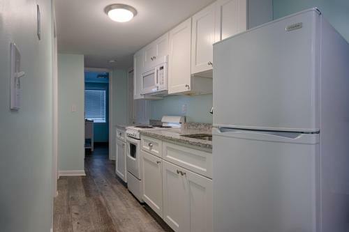 Beach Bungalow 8