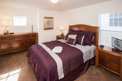 Enchanted Windsor Hills Villa - Five Bedroom Home