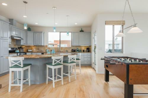 5212 Reef Way Home