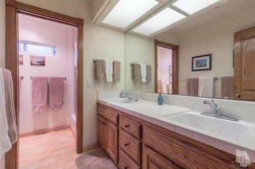 4121 O -751505 Blue Water Horizon Beach House