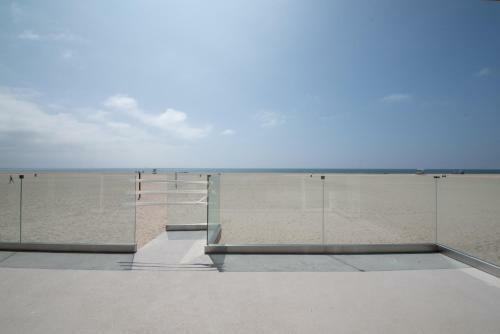 Ocean Front Brand New Modern Luxurious Beach House