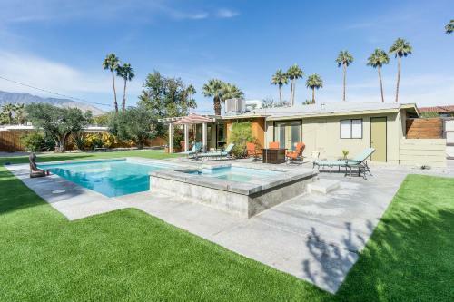 Palm Springs 3 Bedroom/2 Bathroom Home