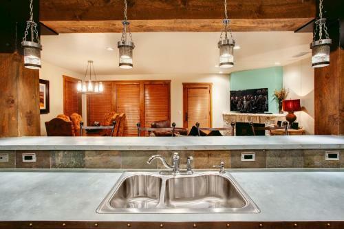 Silver Baron Lodge - Two Bedroom Condo - Deer Valley