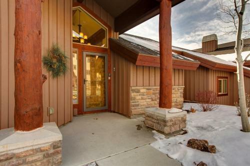 Log Cabin In Park City