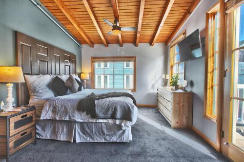 Apartamento Historic Charmer With Balcony On Main