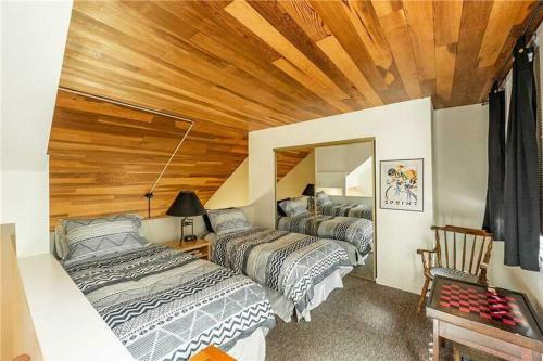 Apartamento 1700 Three Kings Drive Condo